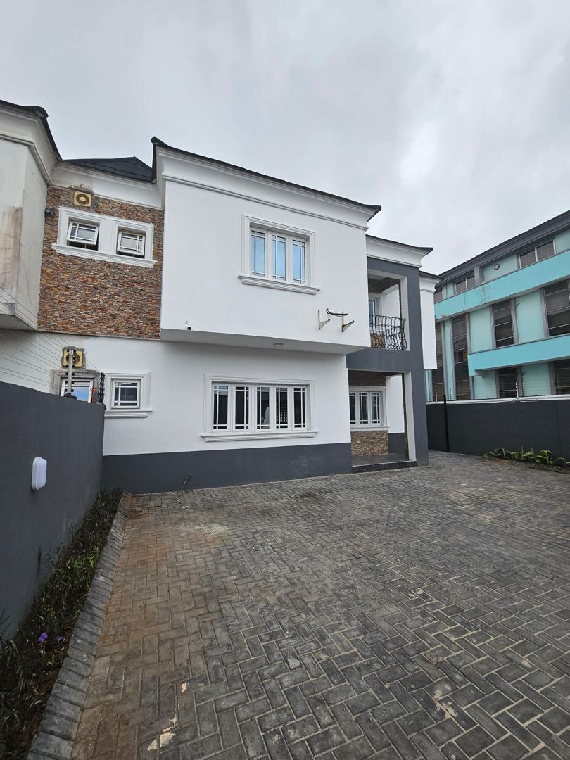 4-Bedroom Semi-Detached Duplex for Rent in Lekki - Property in Lekki